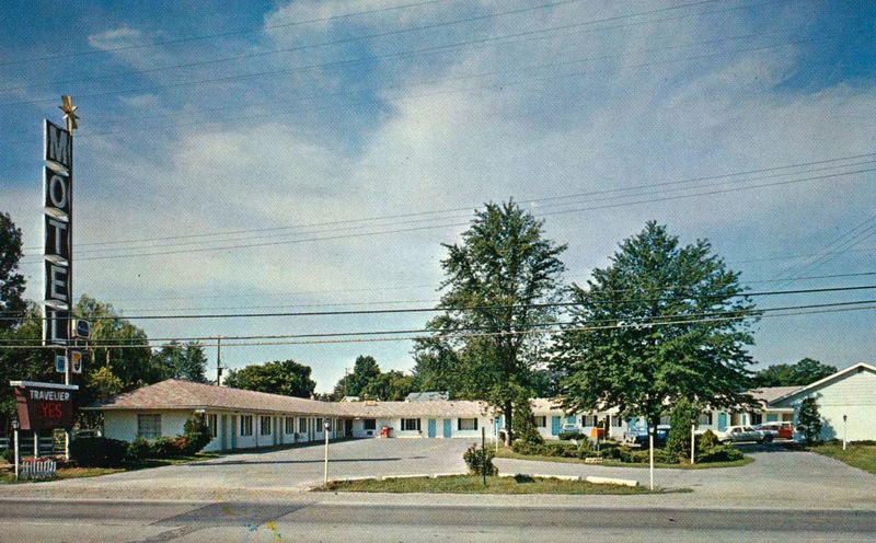 Travelier Motel - Vintage Postcard (newer photo)